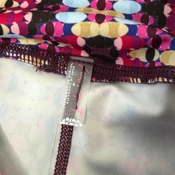Free People Movement Womens Cropped Leggings Size M Multi Geometric NWOT‎ - Picture 6 of 8